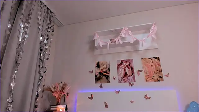 Milly_Lane webcam