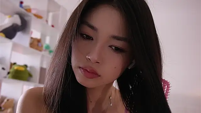yourlittlesunrise_ live cam on StripChat