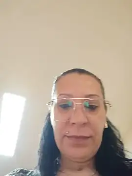 SugarDiamonds live cam on StripChat