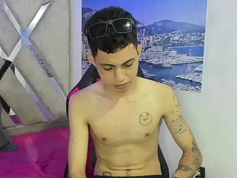 cameron_lux77 live cam on StripChat