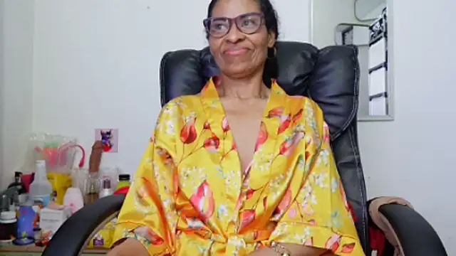 Aries_Mature webcam