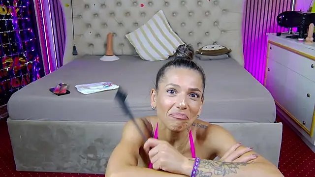 PlayfulShow webcam