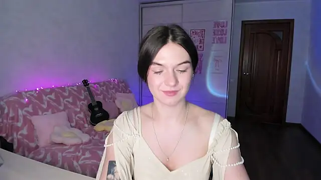 luna_lust_212 live cam on StripChat