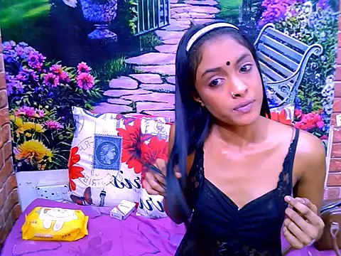 IndianPretty14u2Luv webcam