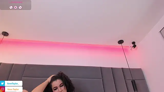 Eevee_Taylor webcam