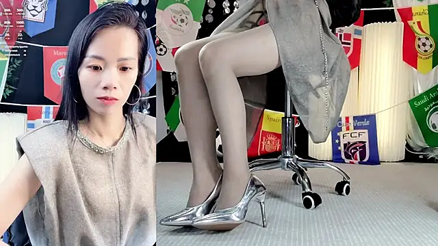 Lynnalltop-165-KeKe webcam