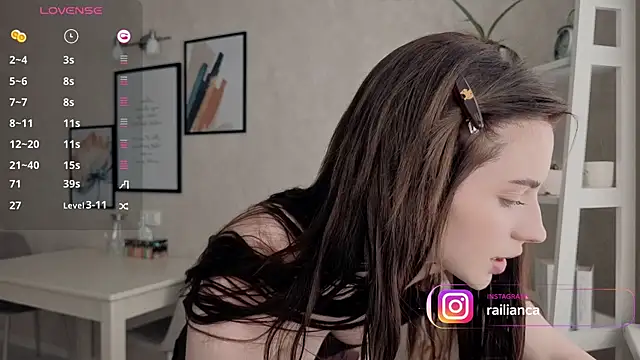 Camilla_Railian webcam