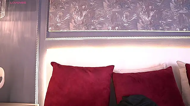 MiaKay1 webcam