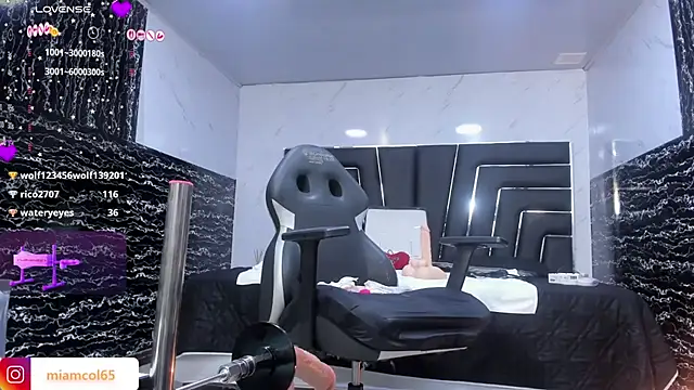 Ladyy_Scarlett webcam