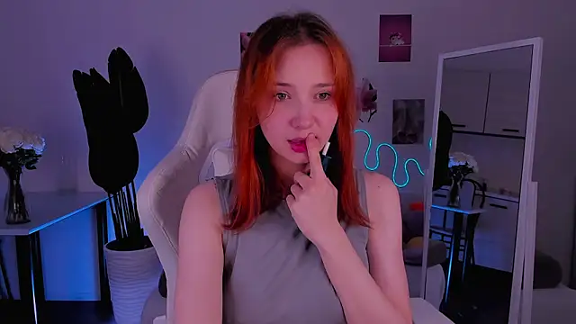 LittlePeach007 webcam