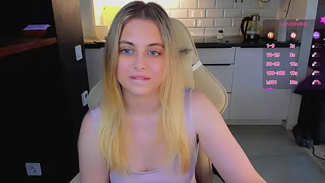 blonde_kellyy