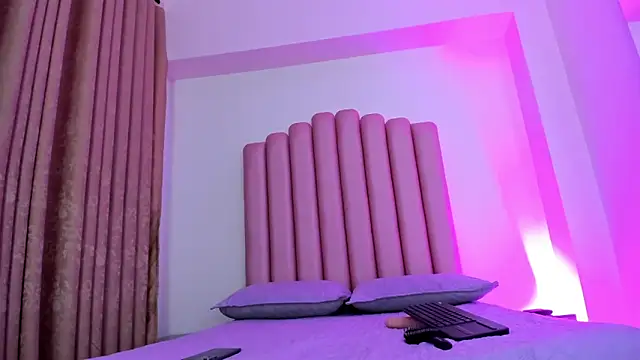 Lana_fox01 live sex cam