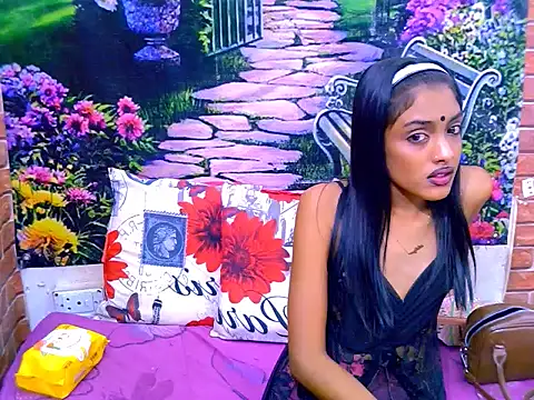 IndianPretty14u2Luv webcam
