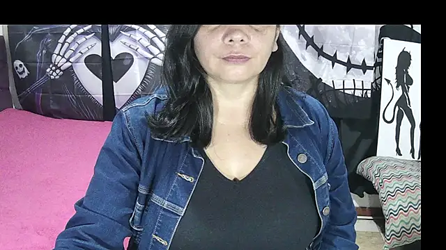 vivian-milf live sex cam