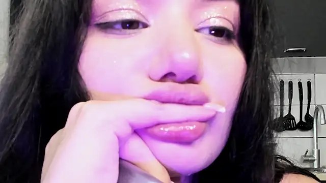 Dark_Moni live cam on StripChat