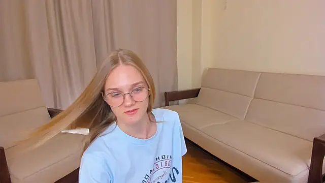 FemMantis live sex cam