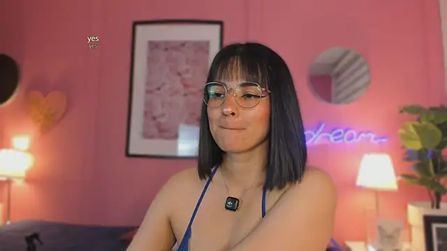 SoySaraa webcam