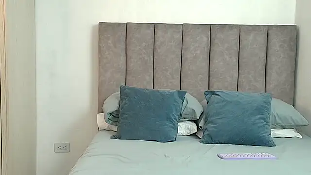karina_lewis_ webcam