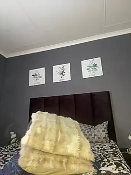 Ebony_Warlock_ webcam
