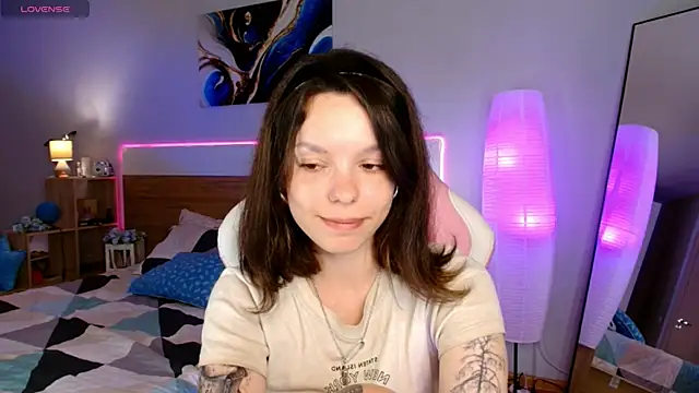 Maya_Campbell webcam