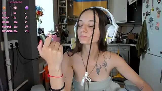 _Nika_Kik live cam on StripChat