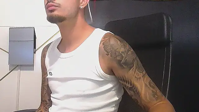 BrandonTate webcam