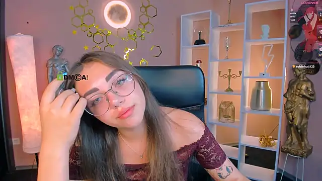 kiki_swan webcam