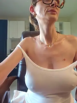 NaughtyWifey1 webcam