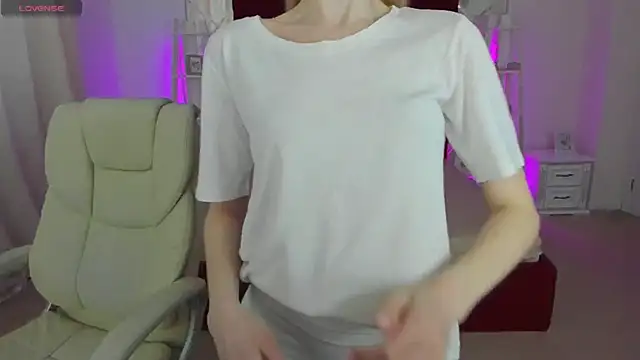 Alina_Blonde webcam