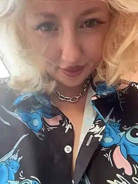 RonnieKiss webcam