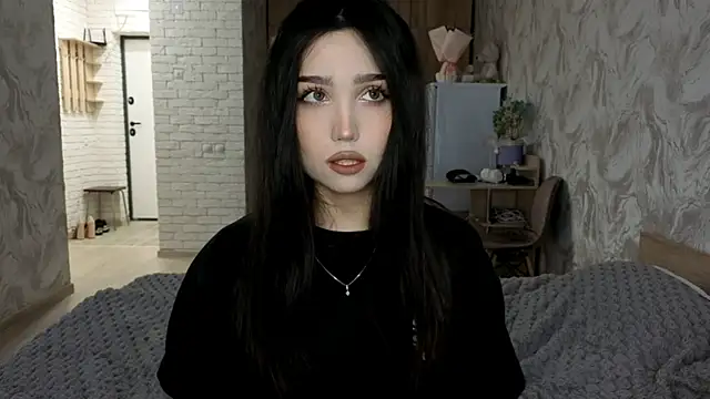 Qwami_Amie webcam