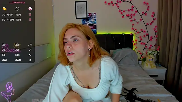 DellaRows webcam