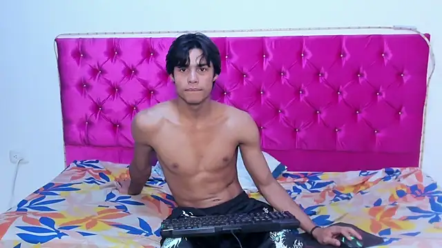 skinny_sam live cam on StripChat