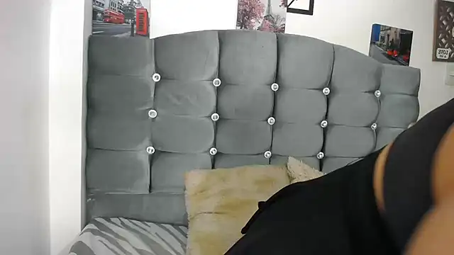 Mia_Diamond19 webcam