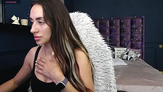 jenniferstone - JenniferStone's free webcam - UK Sex Cams