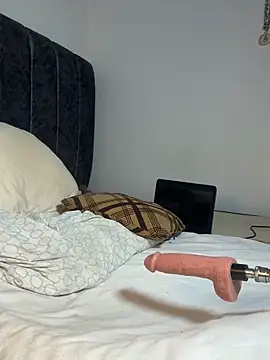 Bella045 webcam
