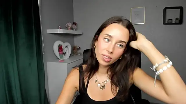 AdeleSolo webcam