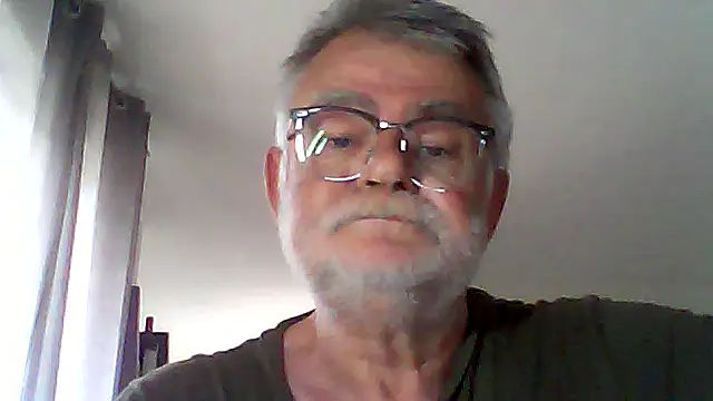 oura live cam on StripChat