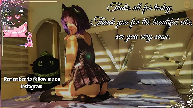 LadyAkumu webcam