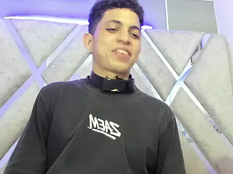 cameron_lux77 webcam