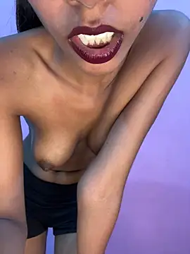 Small_Titss live cam on StripChat