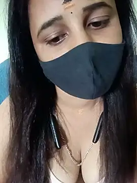 Tamil_Rani- live cam on StripChat