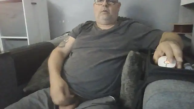 Naturistmale45 live cam on StripChat