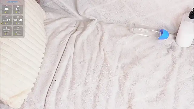 CherlyGuss live sex cam