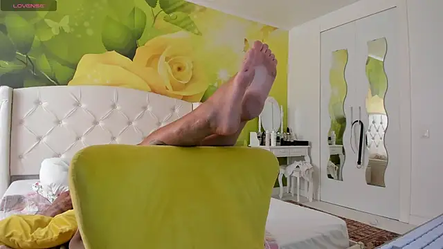BlowMyXXL live sex cam