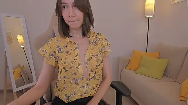 GoodGlamorGirl live cam on StripChat