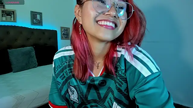 MAYASMITH__ webcam