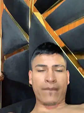 Emiliano_Reyes webcam