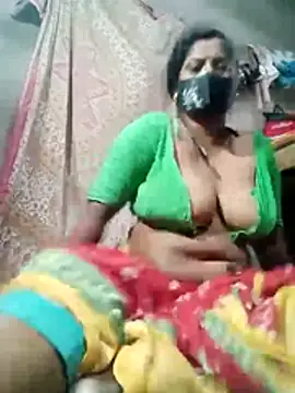 Miss-poly webcam