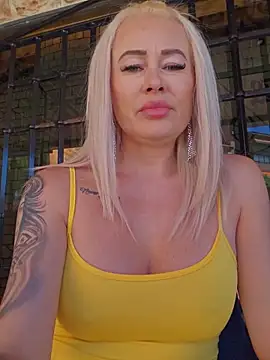 MILFBARBY webcam